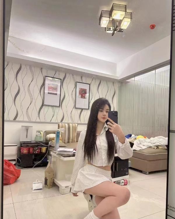 南山白嫩姐姐丫丫