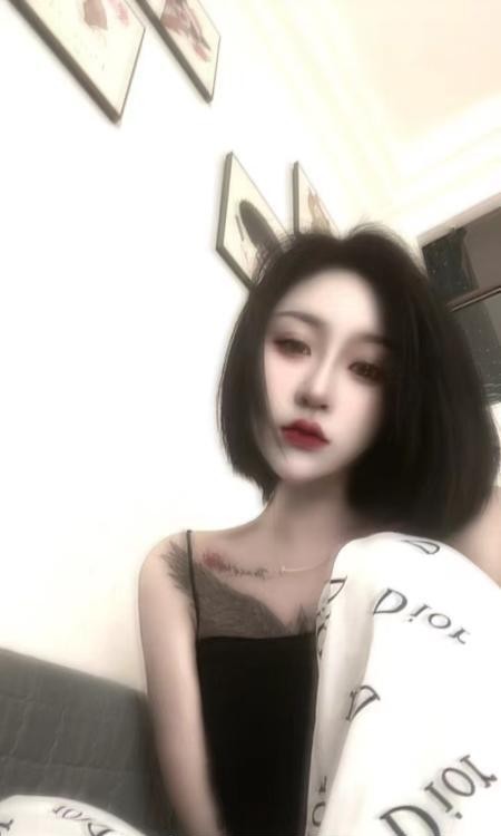 会喷水的小姐姐