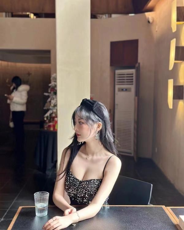 身材火辣小语老师