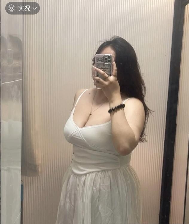 蜀山肤白丰腴老师