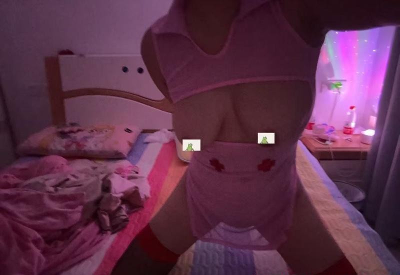 微胖天花板小月亮