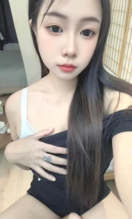 性感大胸小骚货