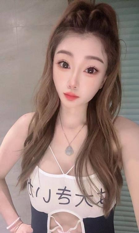 高挑性感气质御姐