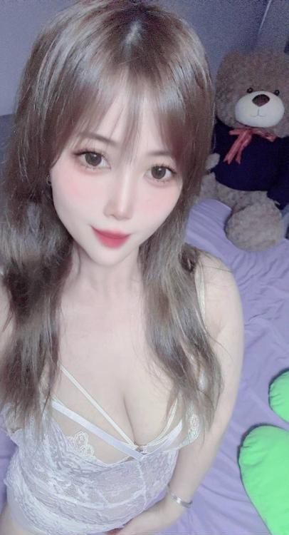 小美一线天的肥鲍