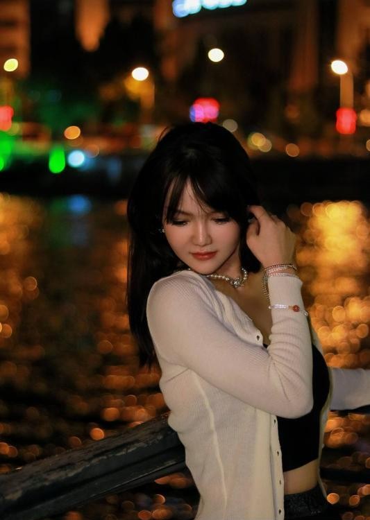 身材苗条气质姐姐