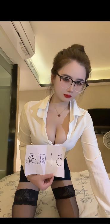 性感大胸御姐安然