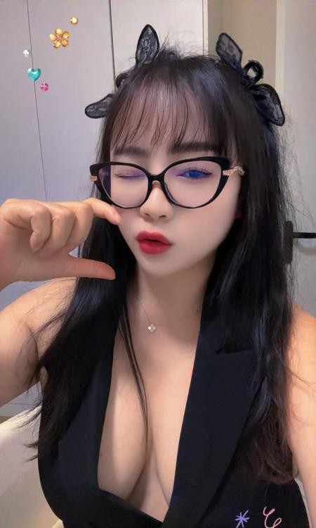 上海体育场巨乳伊诺