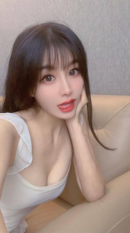 身材nice颜值姗姗