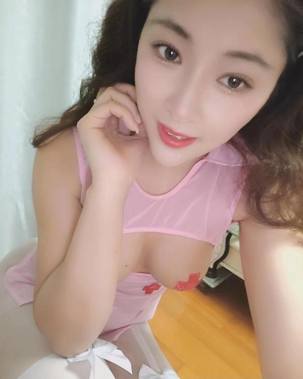 巨乳丰臀黑丝妇