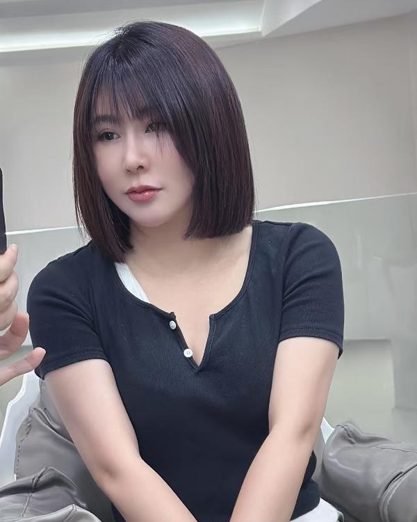 大胸骚妇抓龙筋