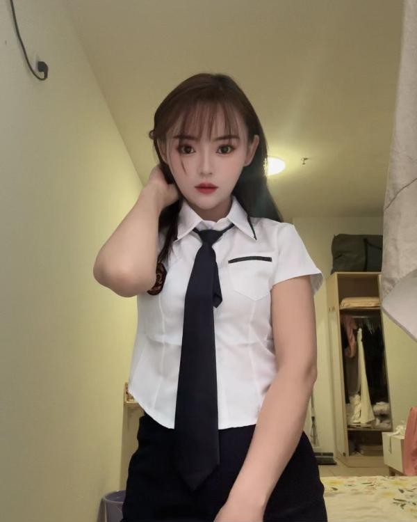 白云风骚小妹婷婷