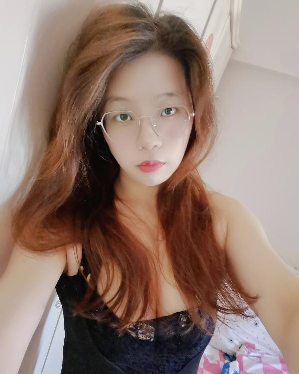 温柔性感长腿鱼儿