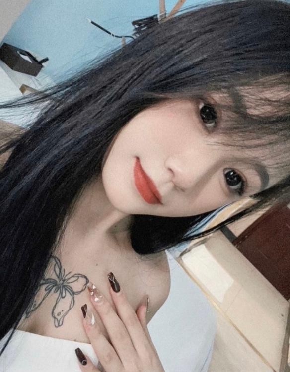 天河乖巧小妹妃妃