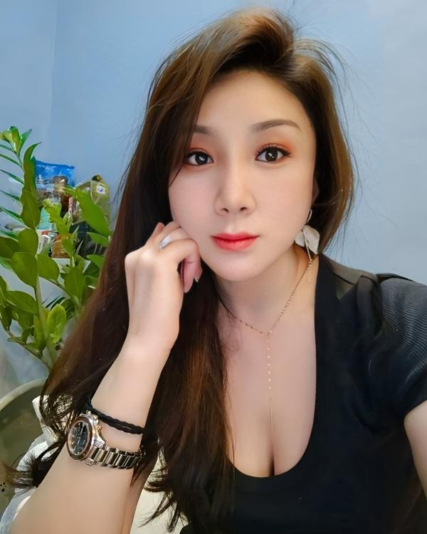 天河性感美少妇