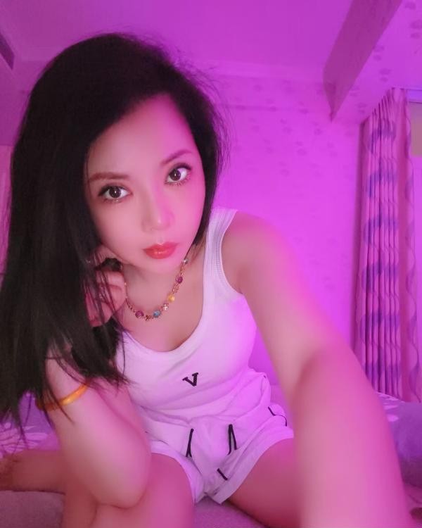 武侯风骚制服少妇雅雅