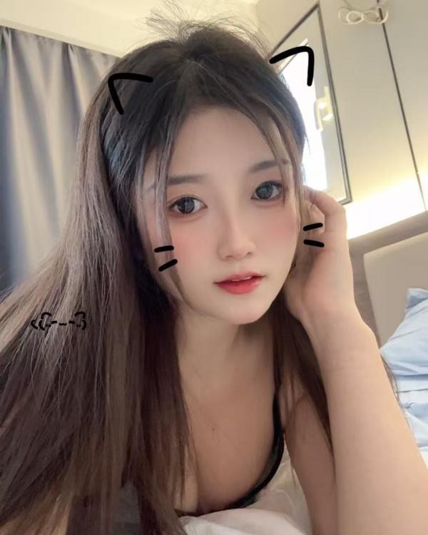 纯情大胸闷骚少女