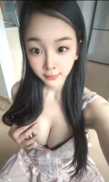 身材好嫩妹小星星