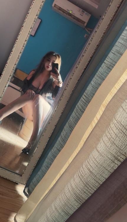 大号肥臀混血果果老师