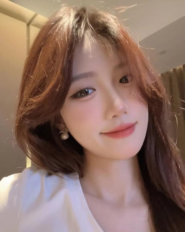 性感知性包臀美女