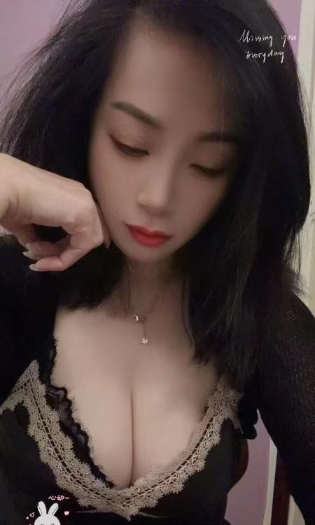 黑丝制服大胸安娜