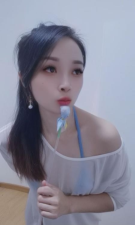 麦地重庆性感美女洋洋