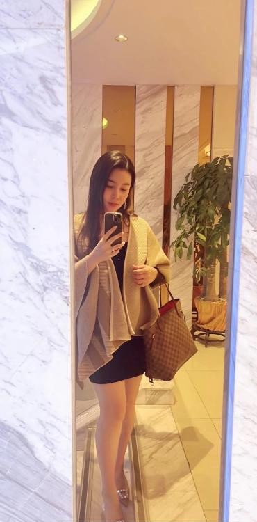 三刷服务系骚女小如