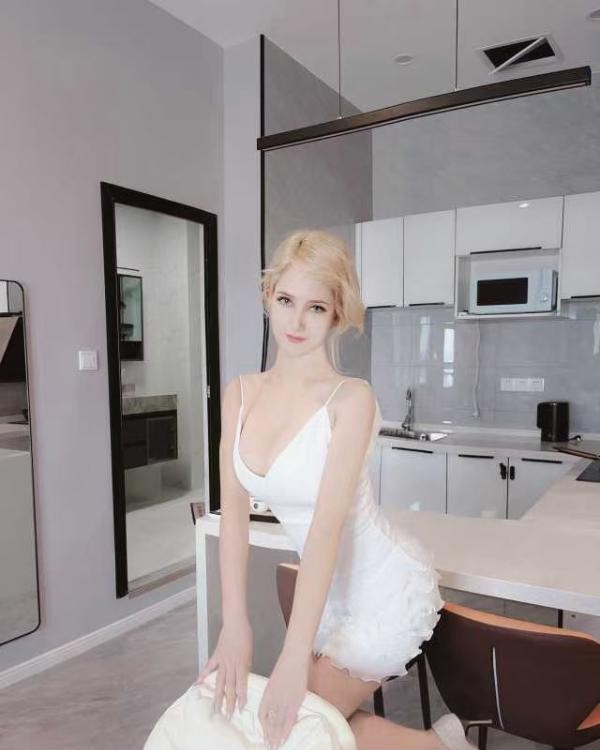 金发尤物玛依热