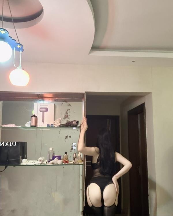 性感腿模小辣椒