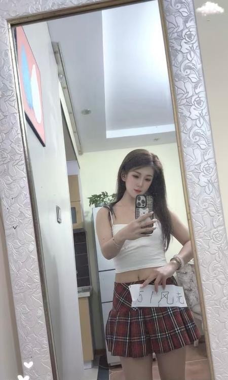 一个挺苗条的小嫂子