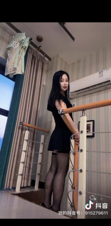 庐阳四里河长腿姐姐