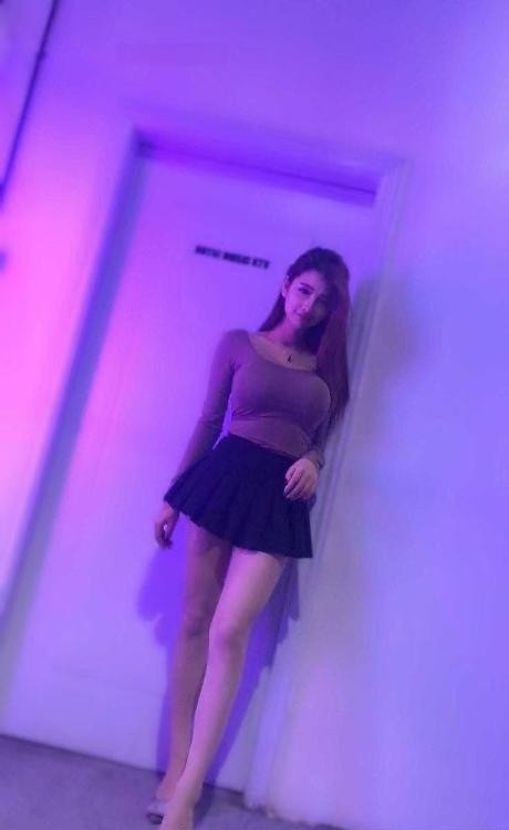 南山大胸麻麻女士