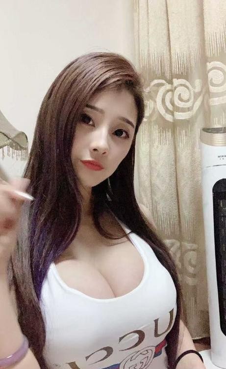 南山大胸麻麻女士