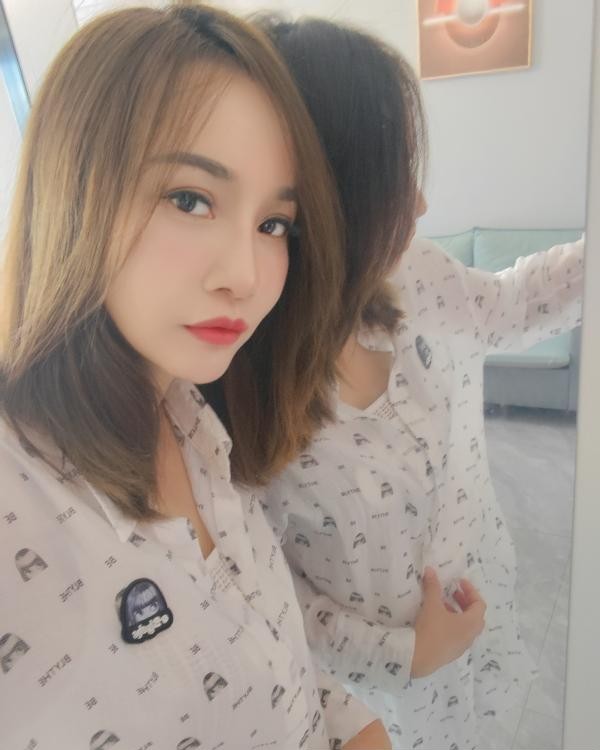 长腿服务型风骚少妇