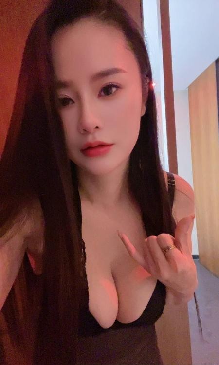 江宁大胸御姐尤美