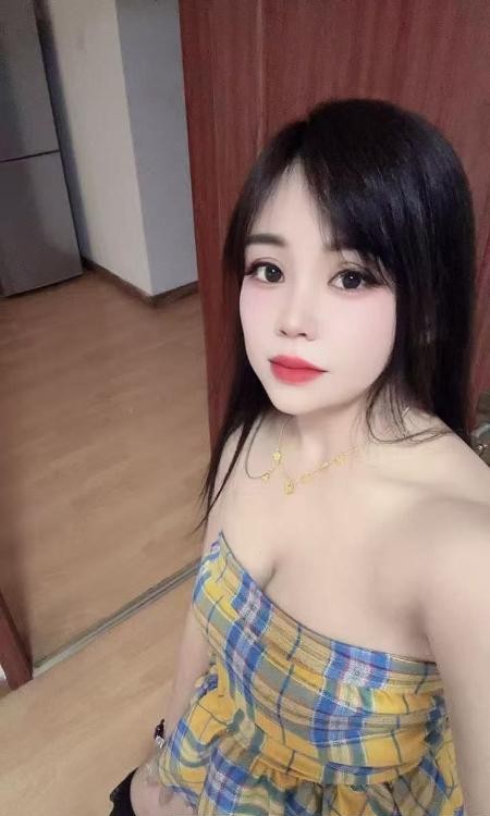 包河黑丝美乳少妇