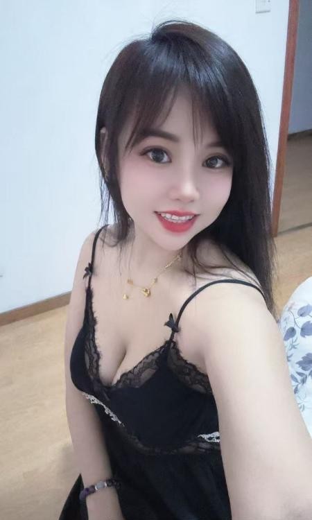 包河黑丝美乳少妇