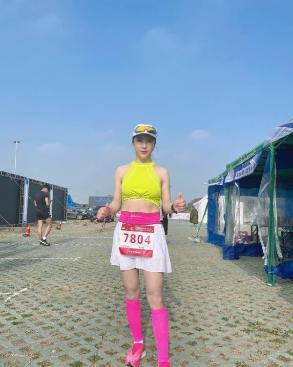 南京三牌楼小姐姐