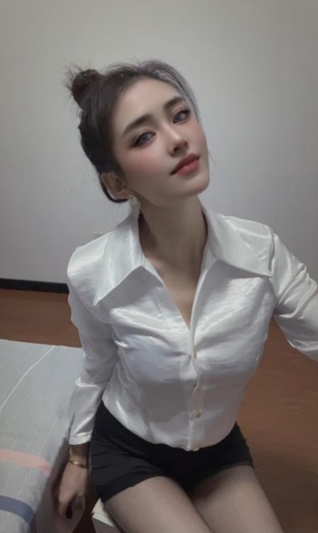 虎丘长腿性感美女