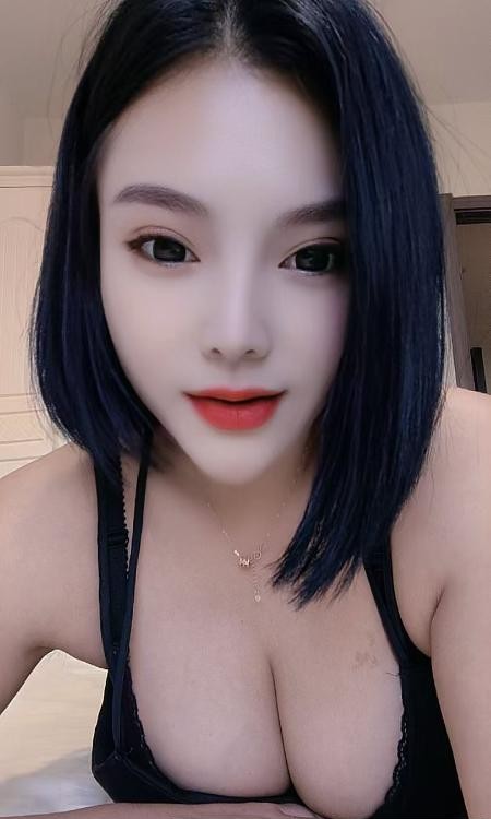 津南大胸小姐姐