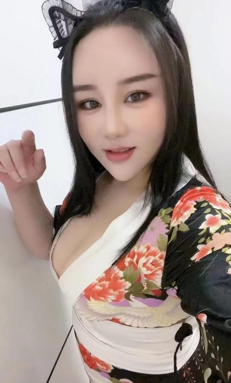 制服控豪乳小苹果