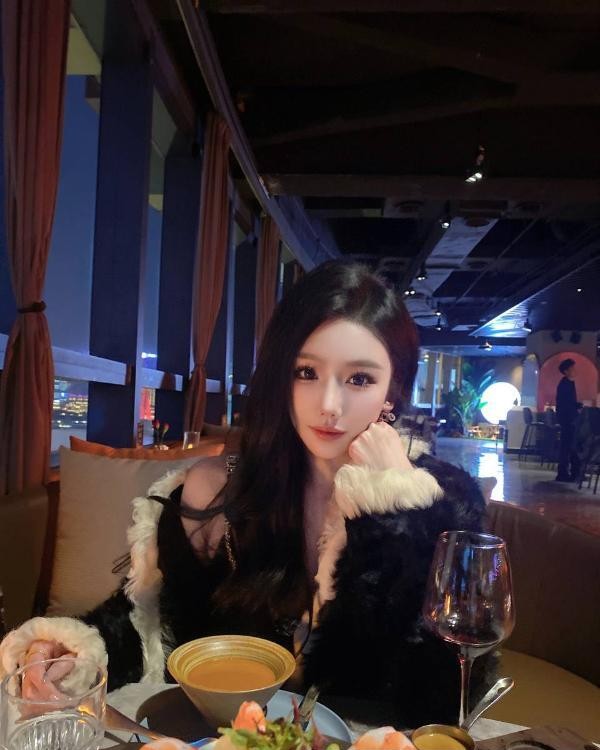 风情妩媚颜值御姐