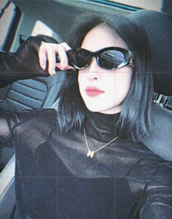 长宁气质短发御姐