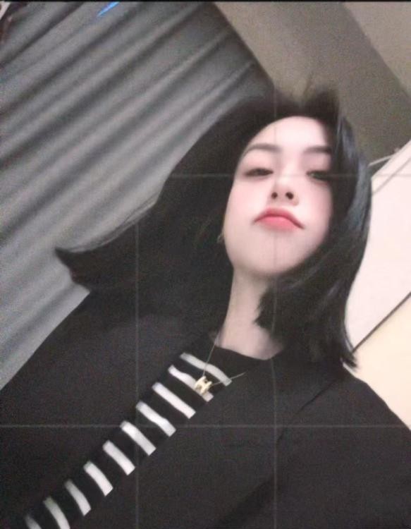 长宁气质短发御姐