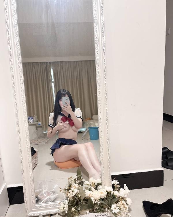 腰细胸大颜值老师