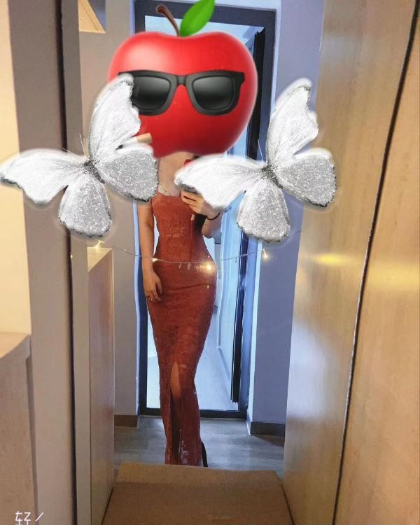 黑丝翘臀活好妹纸