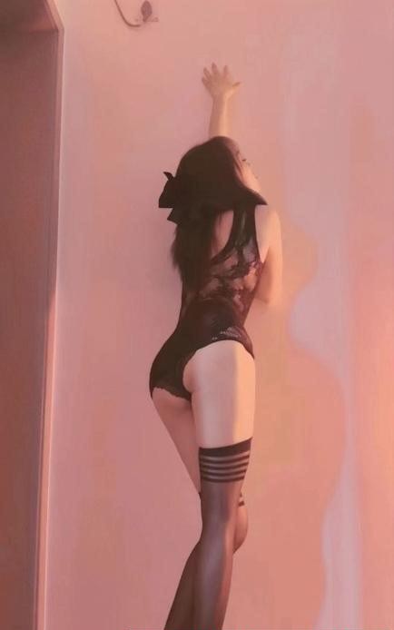 性感黑丝女仆装老师