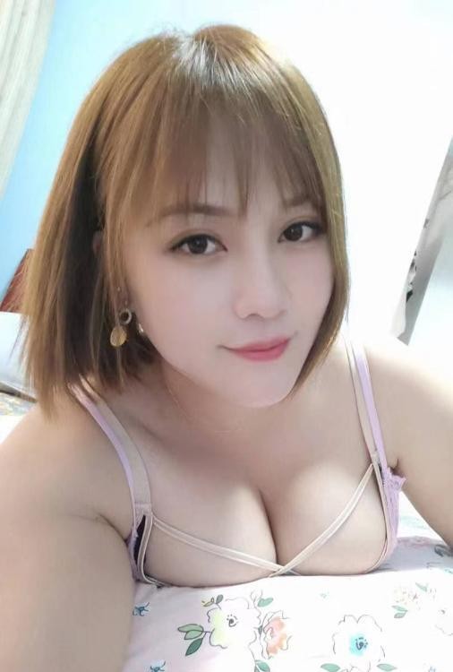 黄岛天然大胸妹