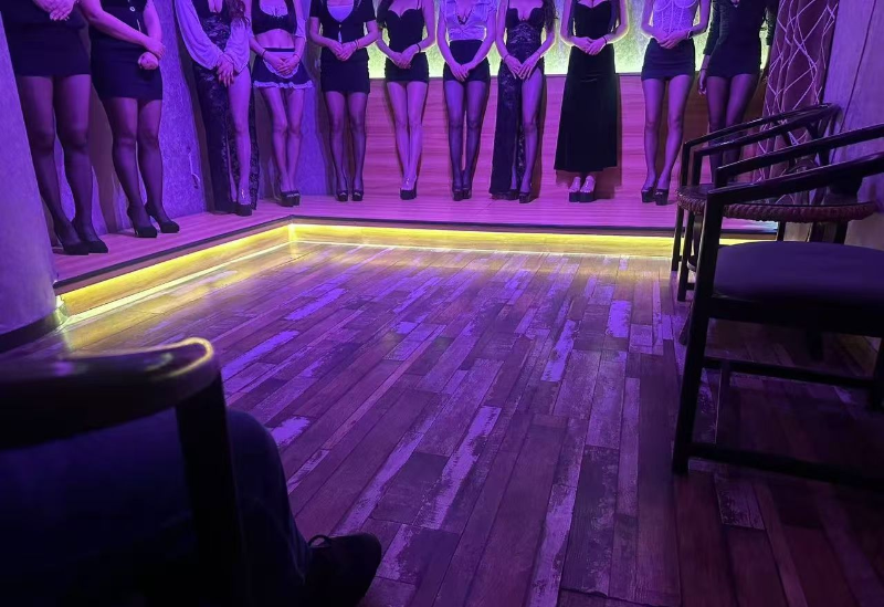 上海海选嫩妹零零后场