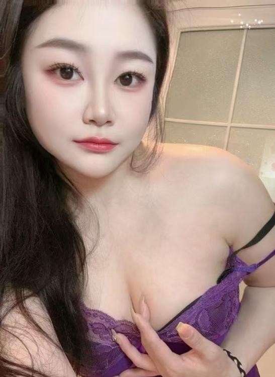 细腰滑思骚姐姐