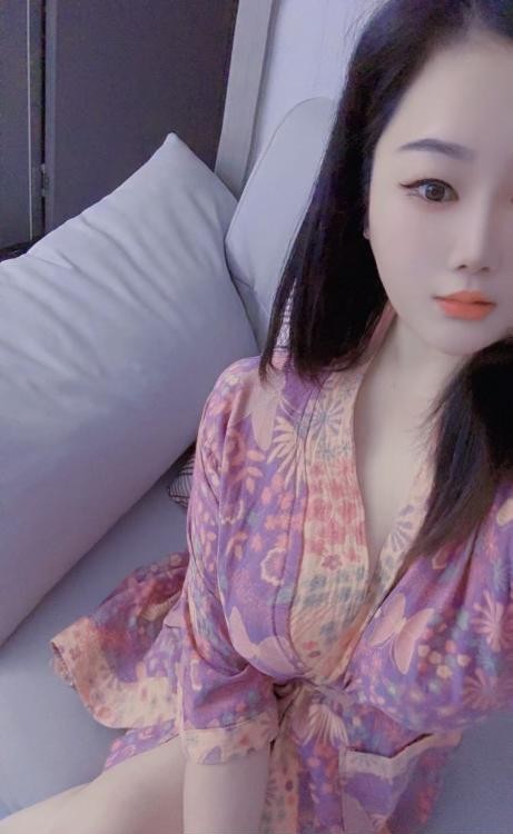 反食丰满大奶阿紫